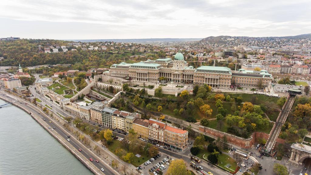 Logement Sous Le Chateau Budapest Exteriör bild