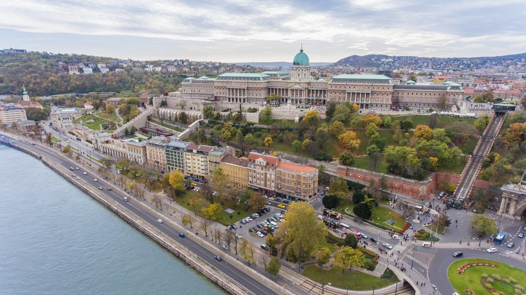 Logement Sous Le Chateau Budapest Exteriör bild